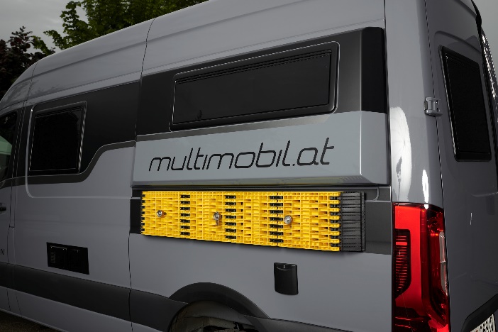 Linke Seitenbacke für Sprinter W906/W907
